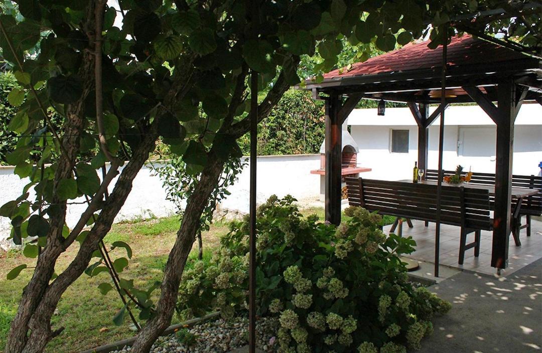 Garden *